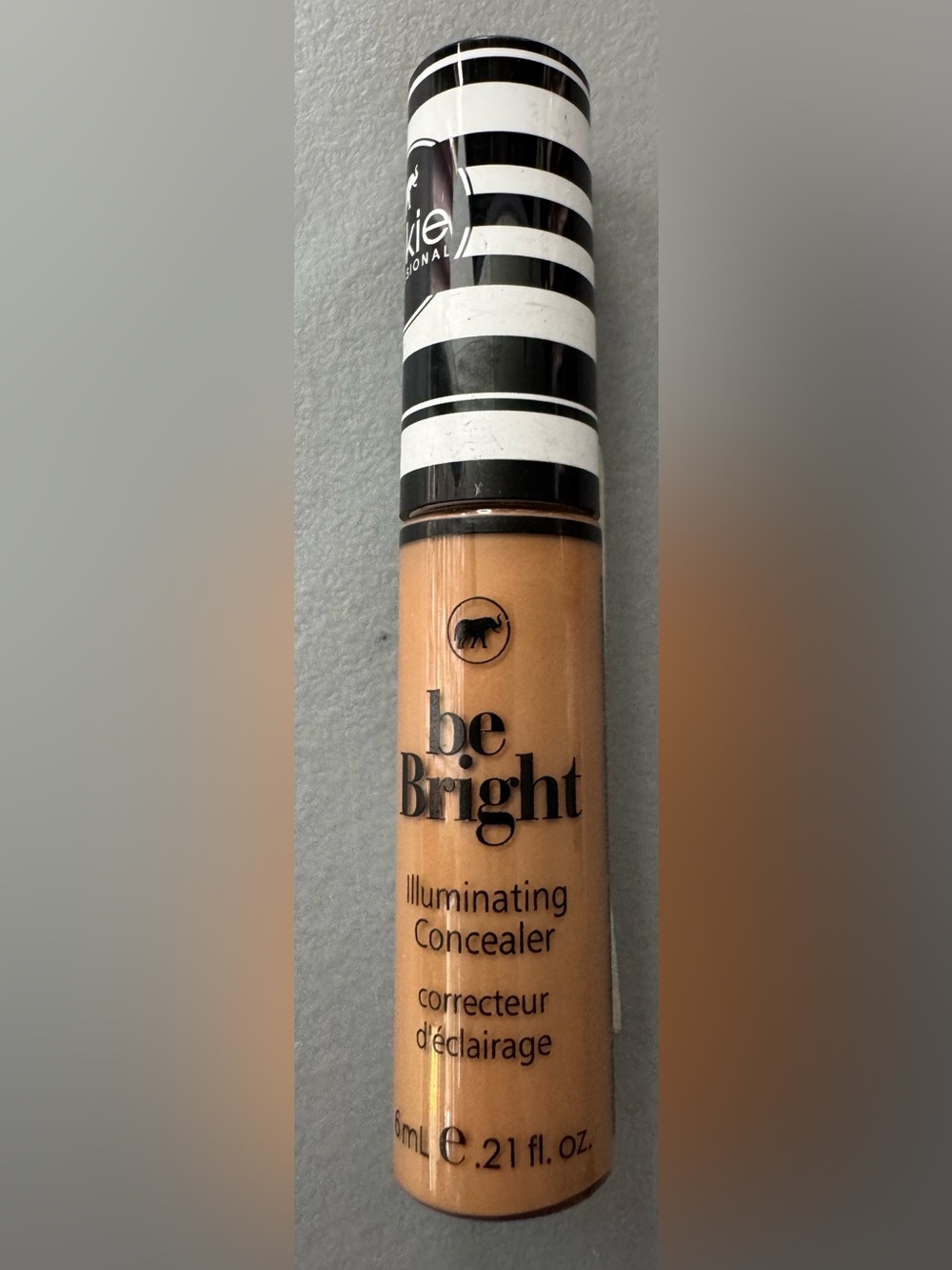 Kokie Be Bright Illuminating Concealer deep tan Warm Beige